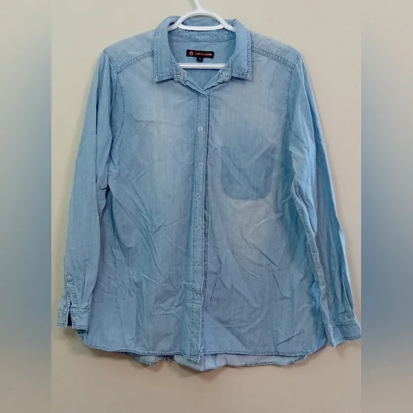 Old Navy Light Blue Casual Button Down Shirt - Picture 2 of 7